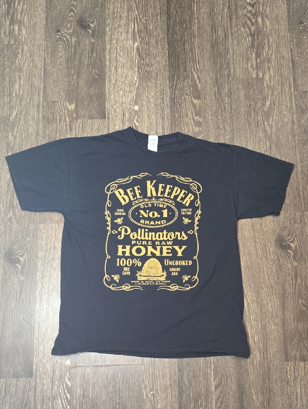 Fruit Of The Loom Bee Keeper Whiskey Label Vintage Mens Tshirt